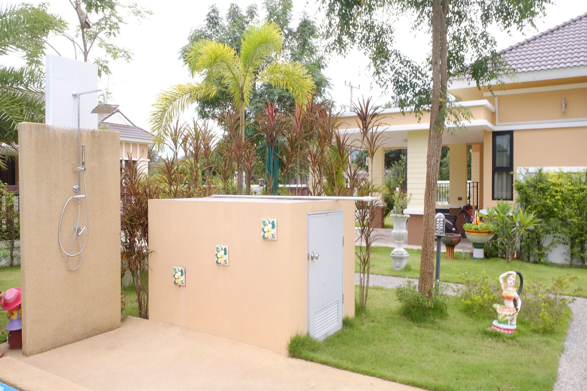 Ban Sumalai Hotel Rayong Eksteriør billede